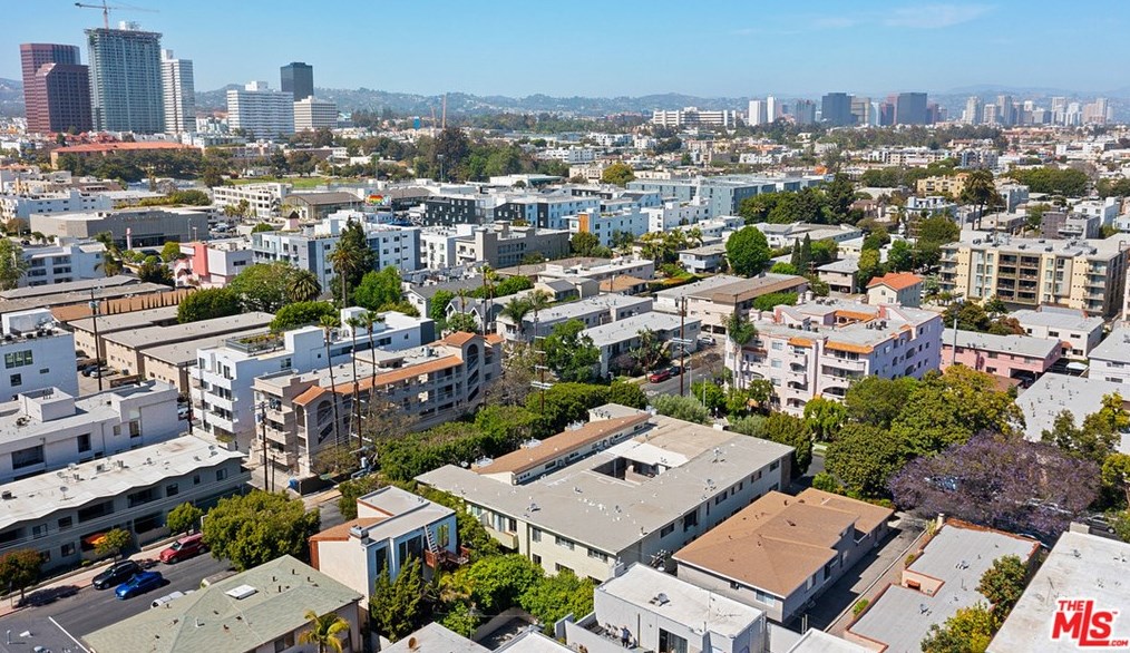 1605 Armacost Ave, Los Angeles CA  90025-3755 exterior