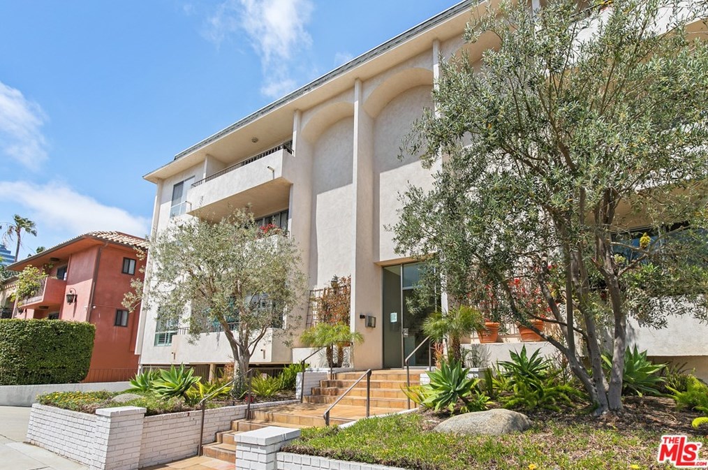 1424 Amherst Ave, Los Angeles CA  90025-2550 exterior