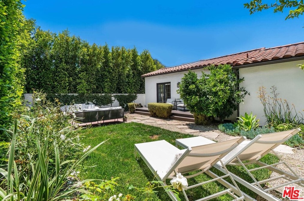 320 Edinburgh Ave, Los Angeles CA  90048-2302 exterior