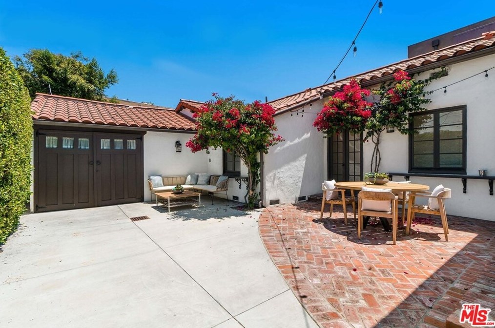 320 Edinburgh Ave, Los Angeles CA  90048-2302 exterior