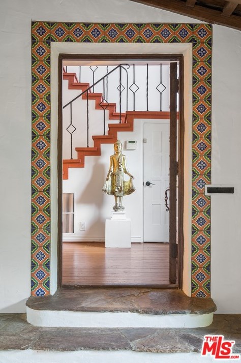 1135 Sunset Vale Ave, Los Angeles CA  90069-1712 exterior