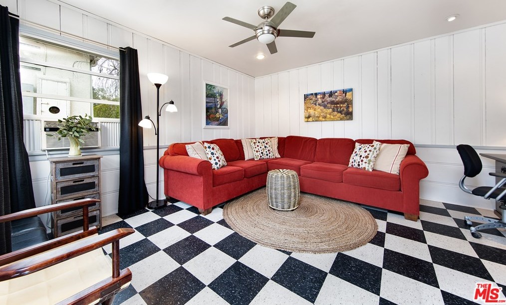 10962 Pickford Way, Los Angeles CA  90230-4942 exterior