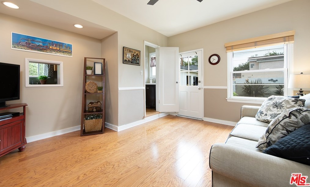 10962 Pickford Way, Los Angeles CA  90230-4942 exterior