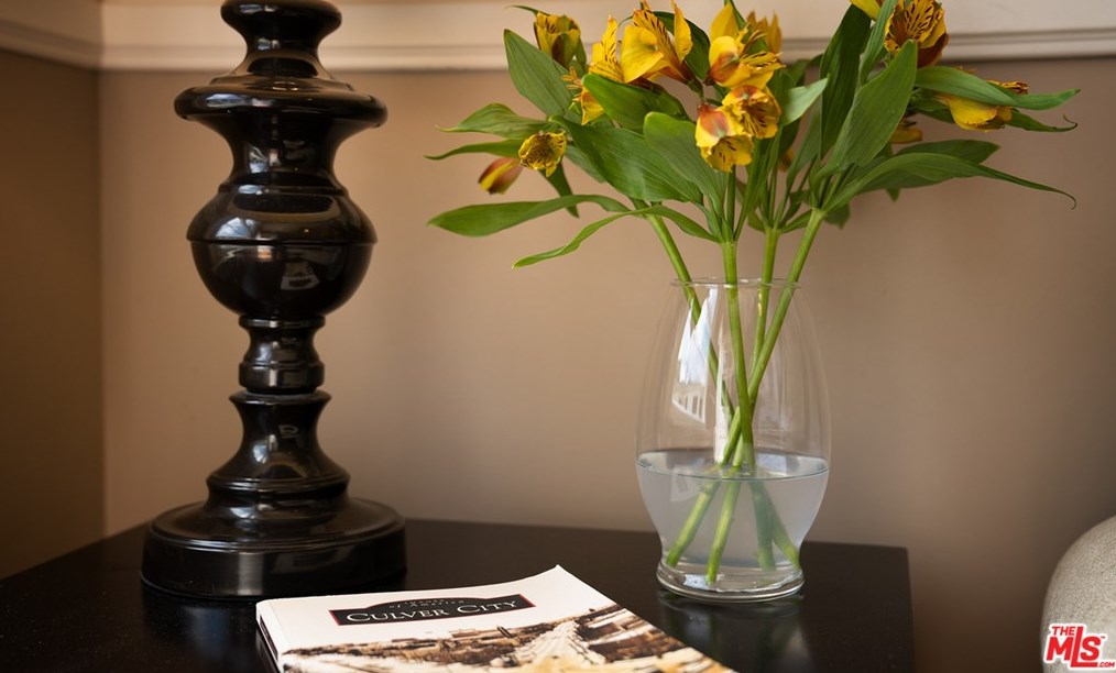 10962 Pickford Way, Los Angeles CA  90230-4942 exterior