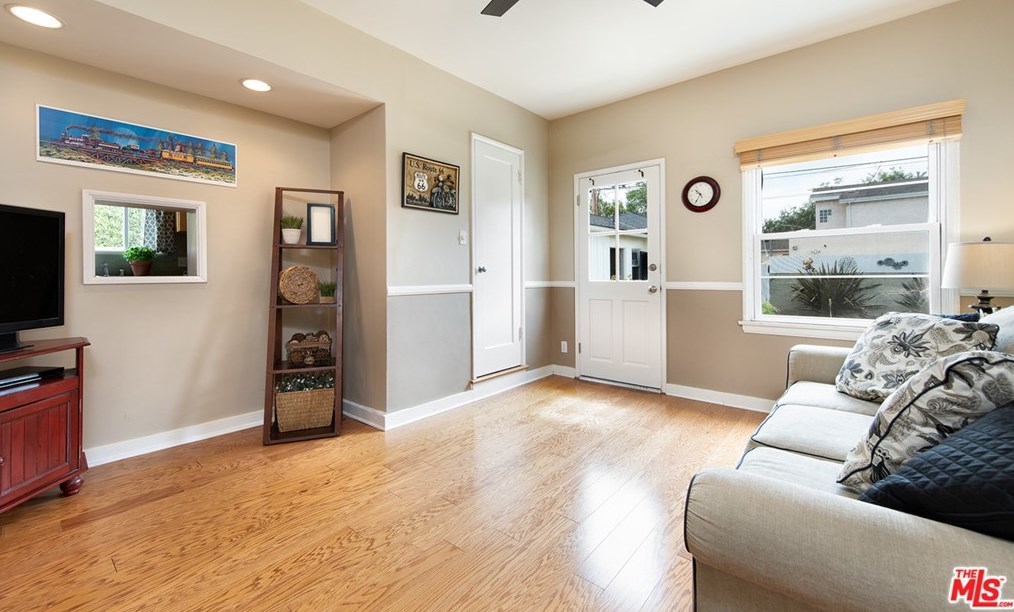 10962 Pickford Way, Los Angeles CA  90230-4942 exterior