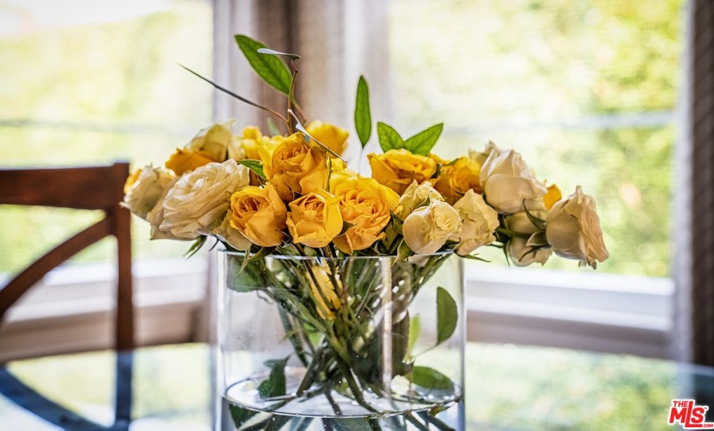 10962 Pickford Way, Los Angeles CA  90230-4942 exterior