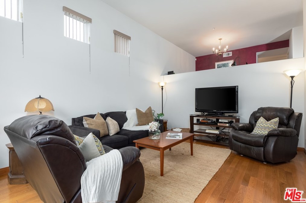 7309 Hannum Ave, Los Angeles CA  90230-6150 exterior