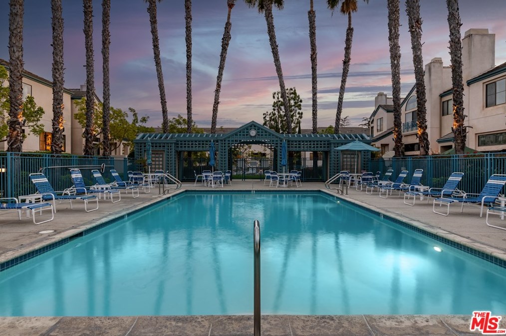 7309 Hannum Ave, Los Angeles CA  90230-6150 exterior