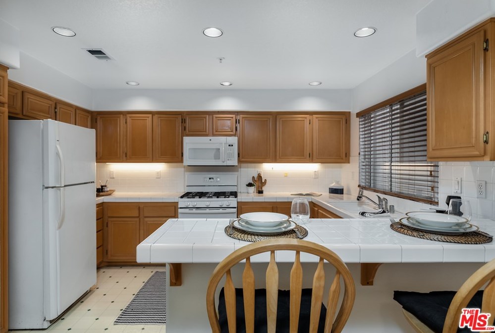 7309 Hannum Ave, Los Angeles CA  90230-6150 exterior