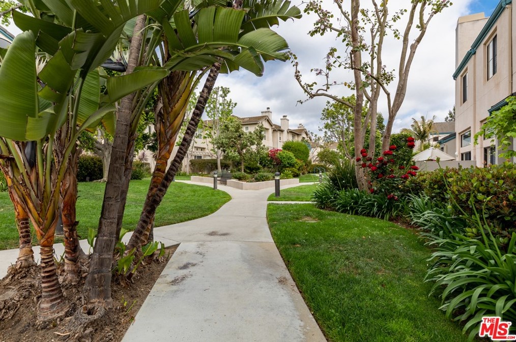 7309 Hannum Ave, Los Angeles CA  90230-6150 exterior