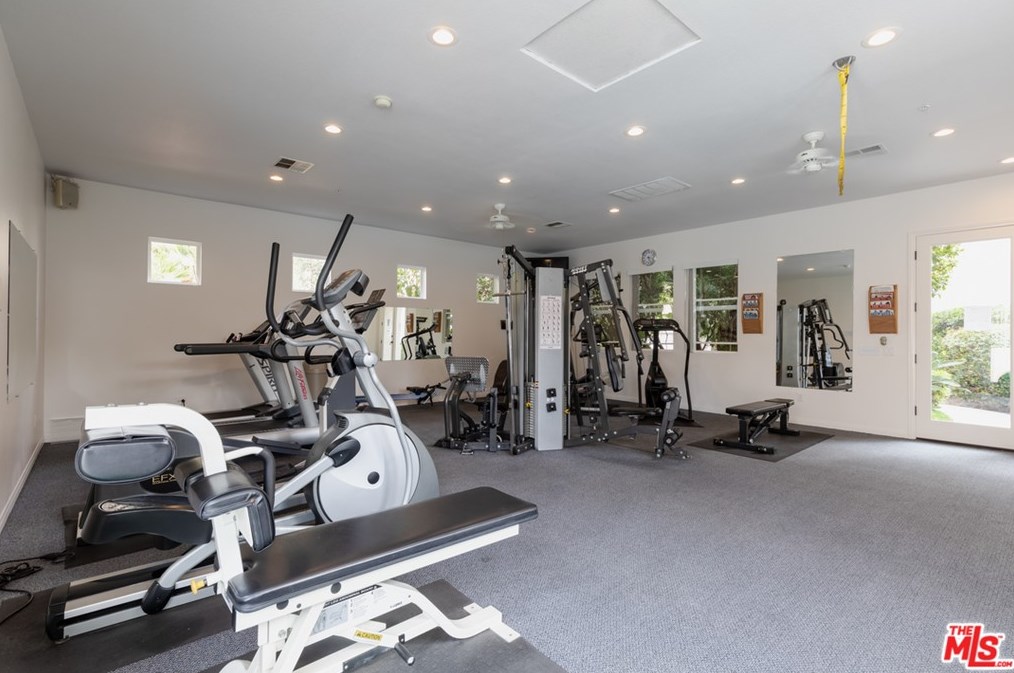 7309 Hannum Ave, Los Angeles CA  90230-6150 exterior