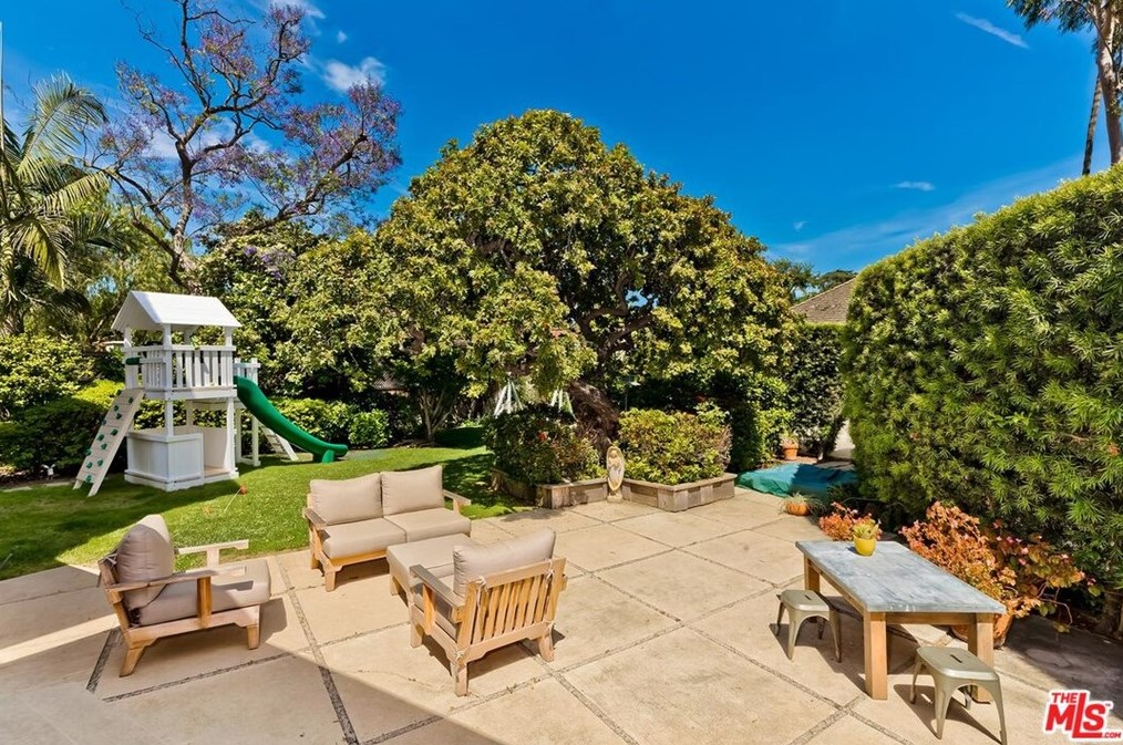 134 Windsor Blvd, Los Angeles CA  90004-3816 exterior