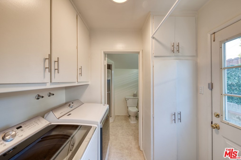 7352 Zelzah Ave, Los Angeles CA  91335-3219 exterior