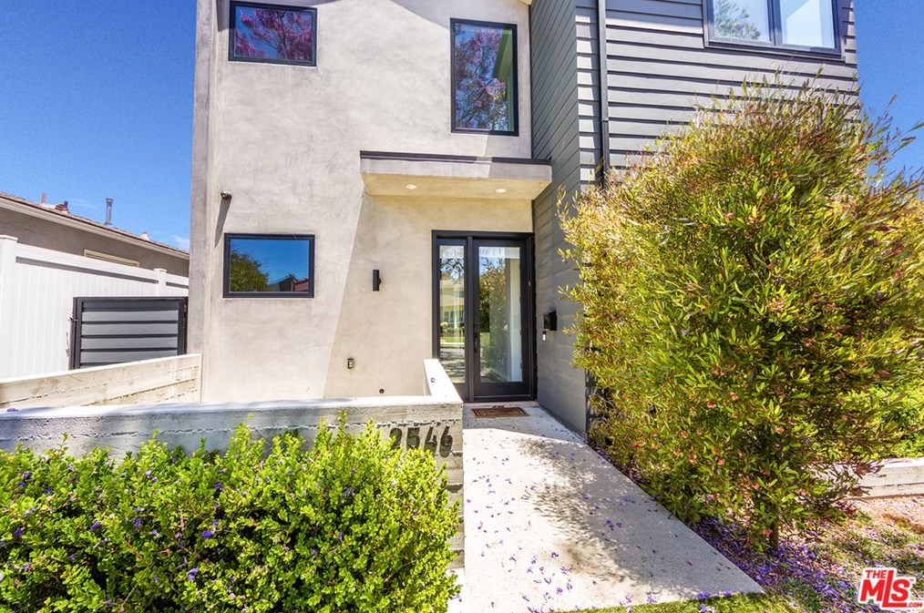 2546 Wellesley Ave, Los Angeles CA  90064-2738 exterior