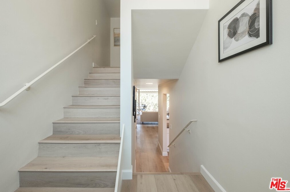 4565 Don Ricardo Dr, Los Angeles CA  90008-2811 exterior