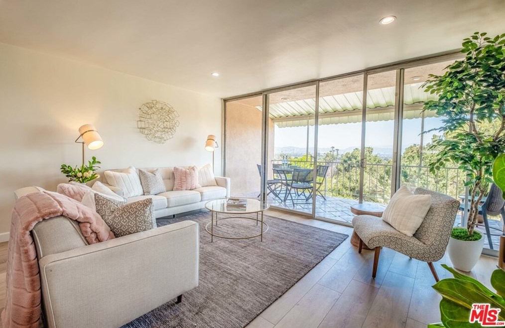 4565 Don Ricardo Dr, Los Angeles CA  90008-2811 exterior