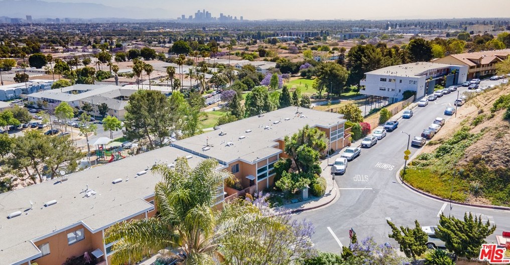 4565 Don Ricardo Dr, Los Angeles CA  90008-2811 exterior
