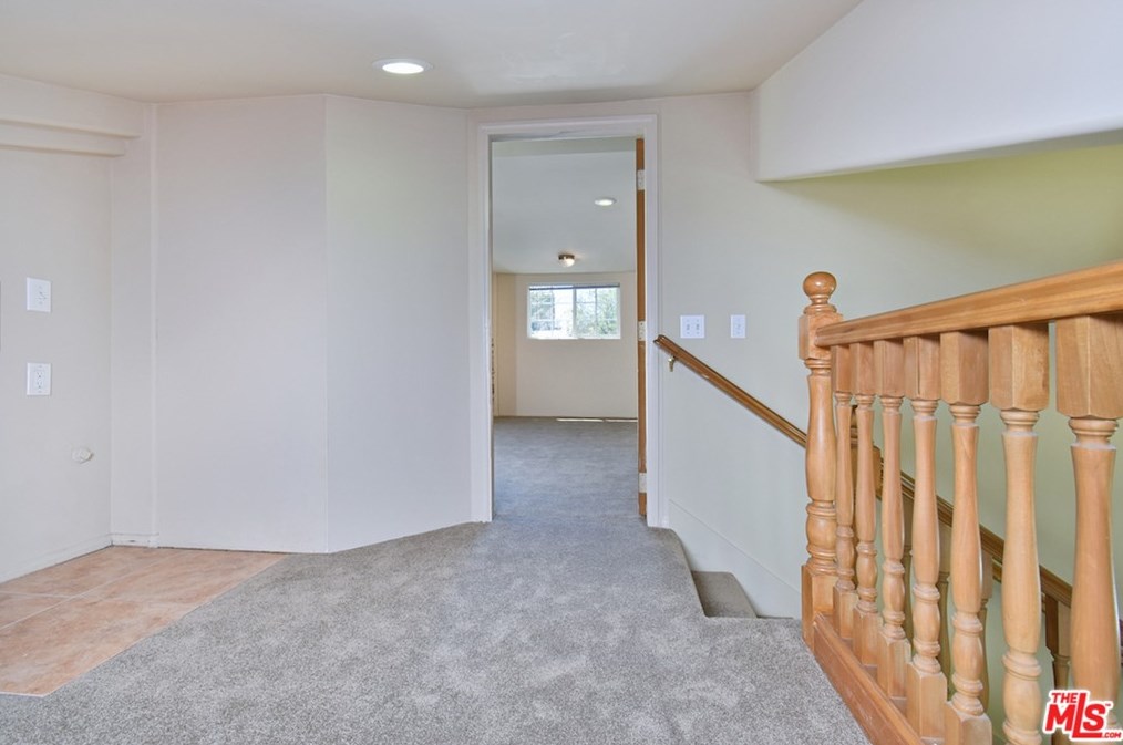 5643 Shirley Ave, Los Angeles CA  91356-1031 exterior