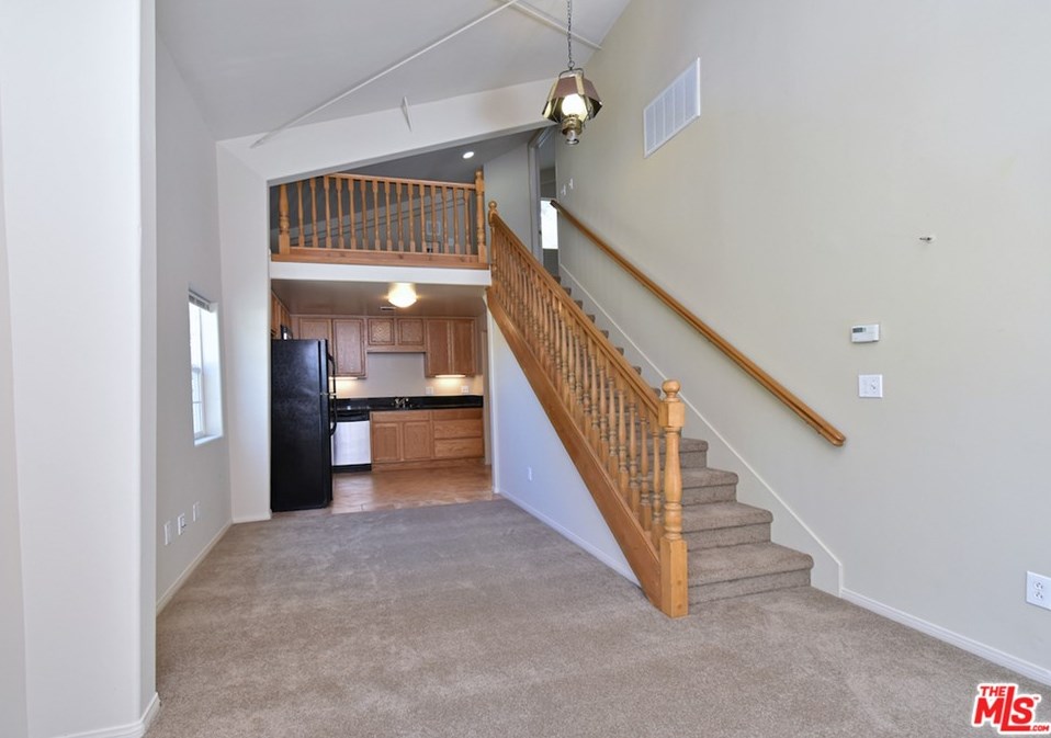 5643 Shirley Ave, Los Angeles CA  91356-1031 exterior