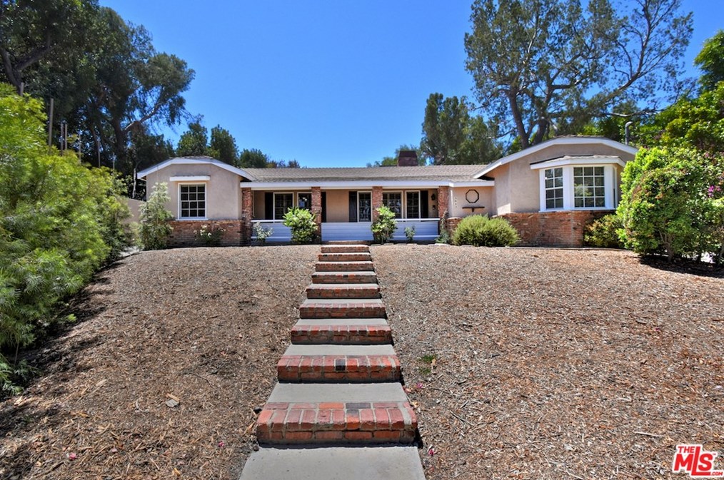 5643 Shirley Ave, Los Angeles CA  91356-1031 exterior