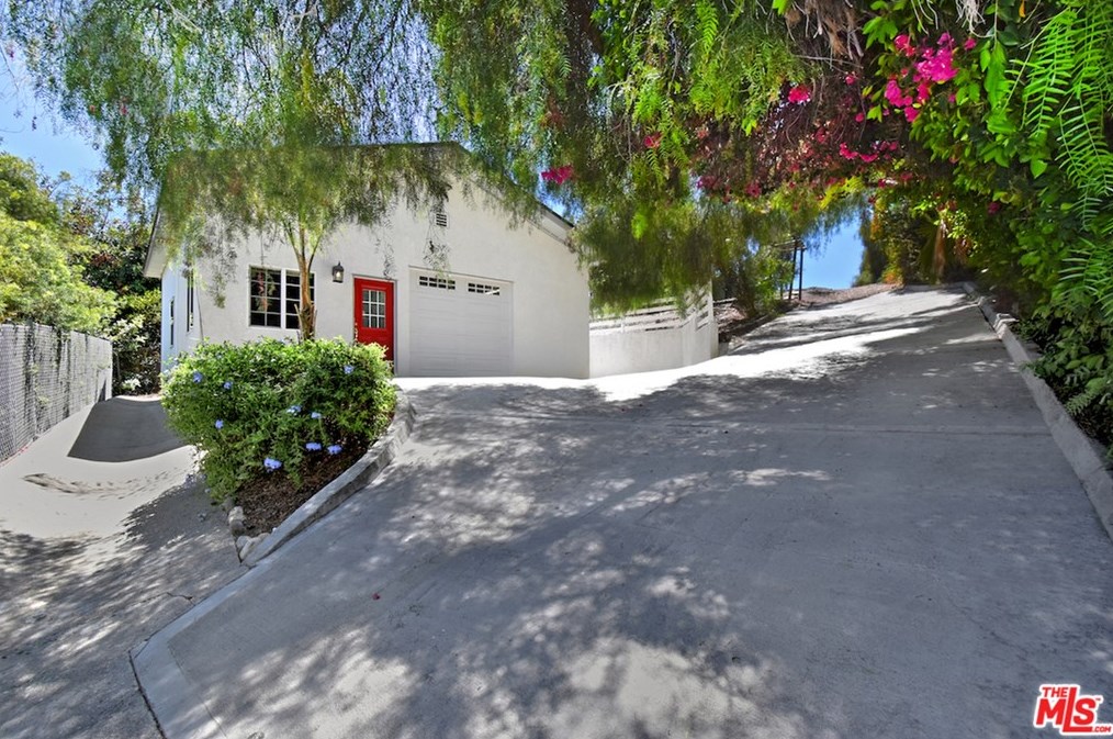 5643 Shirley Ave, Los Angeles CA  91356-1031 exterior