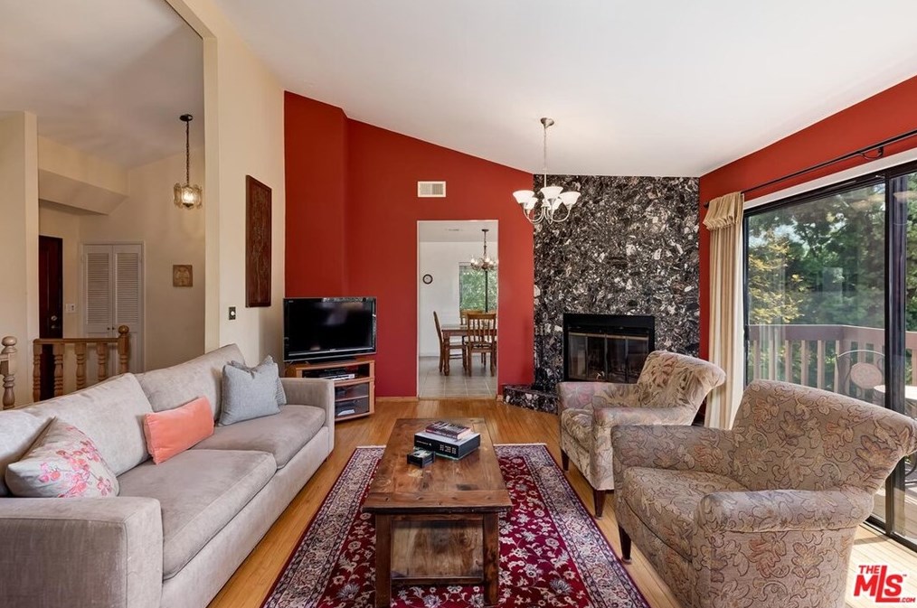 2750 Medlow Ave, Los Angeles CA  90065-4619 exterior