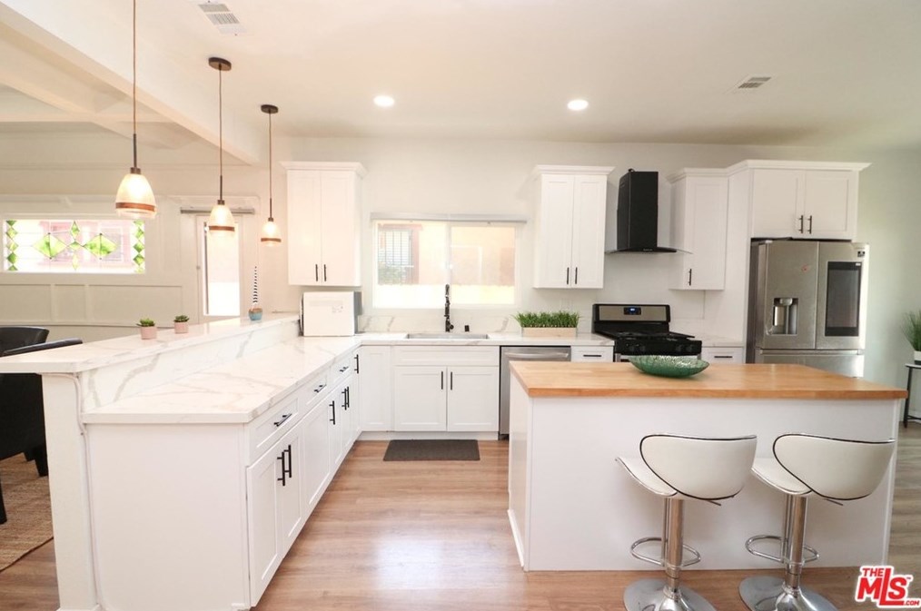 1220 50th St, Los Angeles CA  90011-4216 exterior