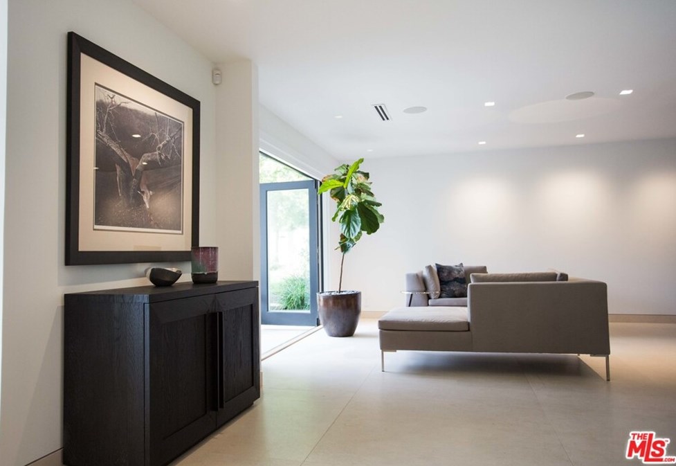 1139 Roberto Ln, Los Angeles CA  90077-2302 exterior