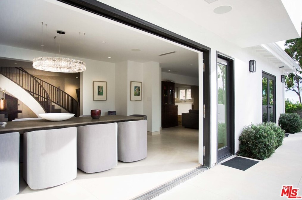 1139 Roberto Ln, Los Angeles CA  90077-2302 exterior