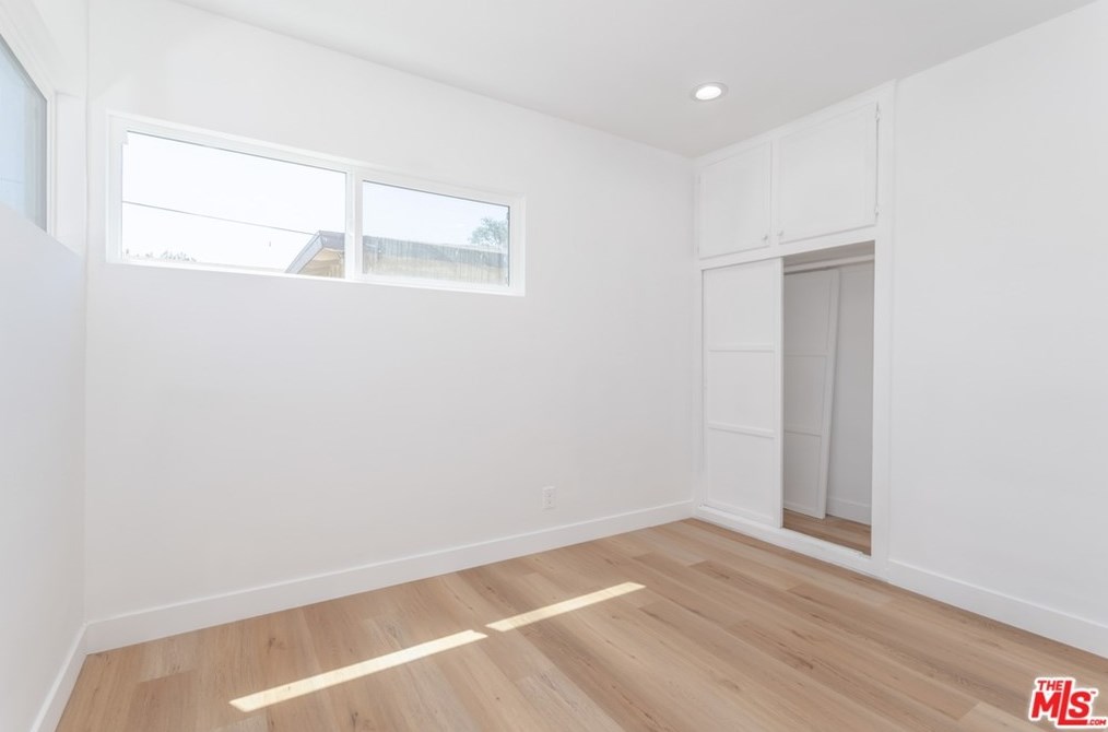 8959 Mercedes Ave, Los Angeles CA  91331-5809 exterior