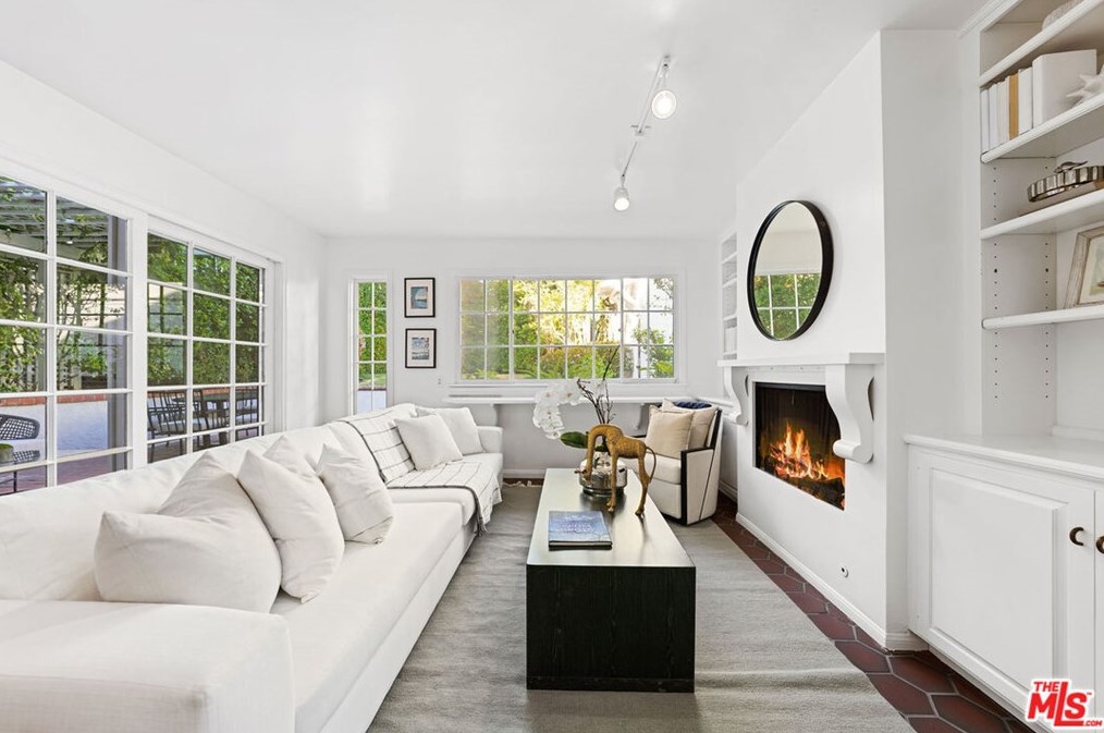 1320 Thayer Ave, Los Angeles CA  90024-5124 exterior