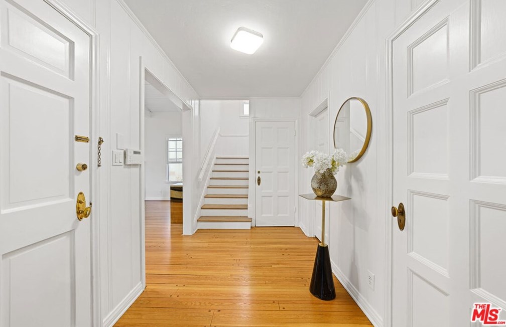 1320 Thayer Ave, Los Angeles CA  90024-5124 exterior