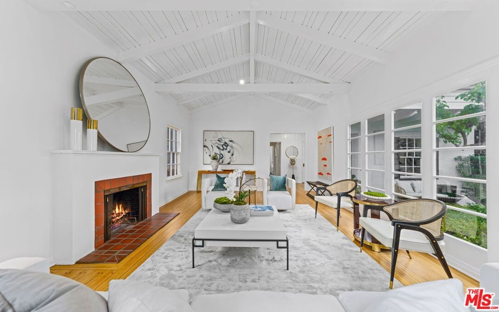 1320 Thayer Ave, Los Angeles CA  90024-5124 exterior