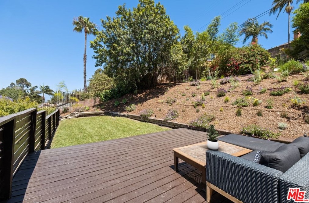 3728 Mullen Pl, Los Angeles CA  90043-1721 exterior