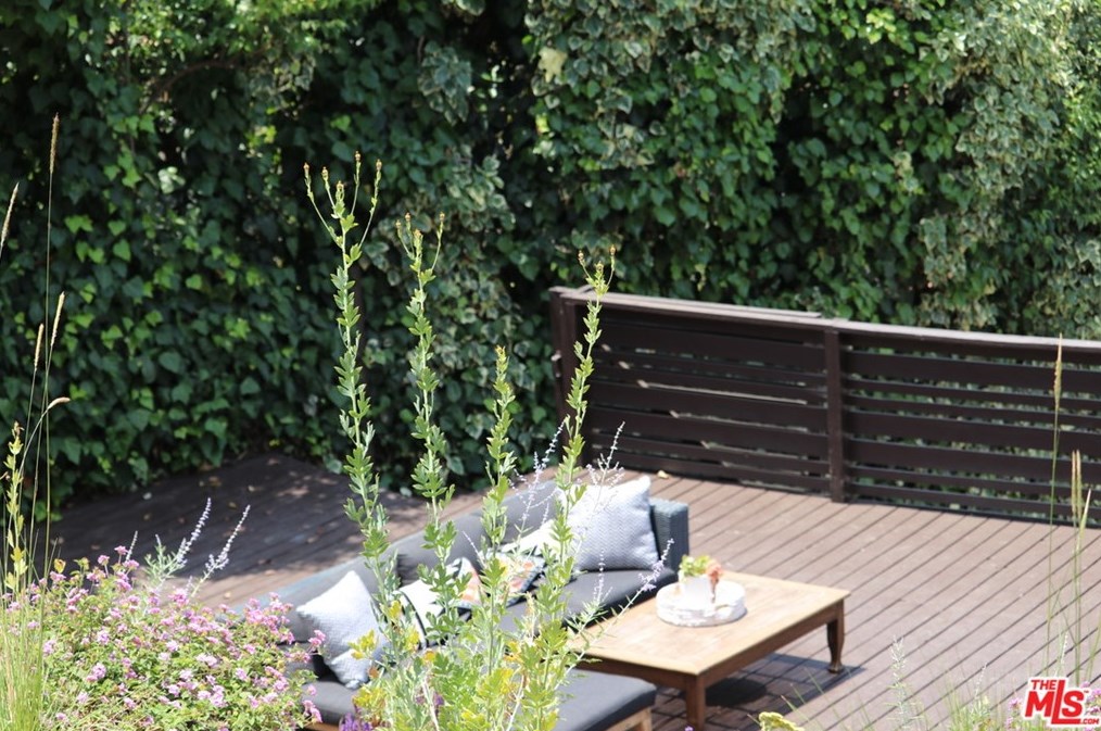 3728 Mullen Pl, Los Angeles CA  90043-1721 exterior