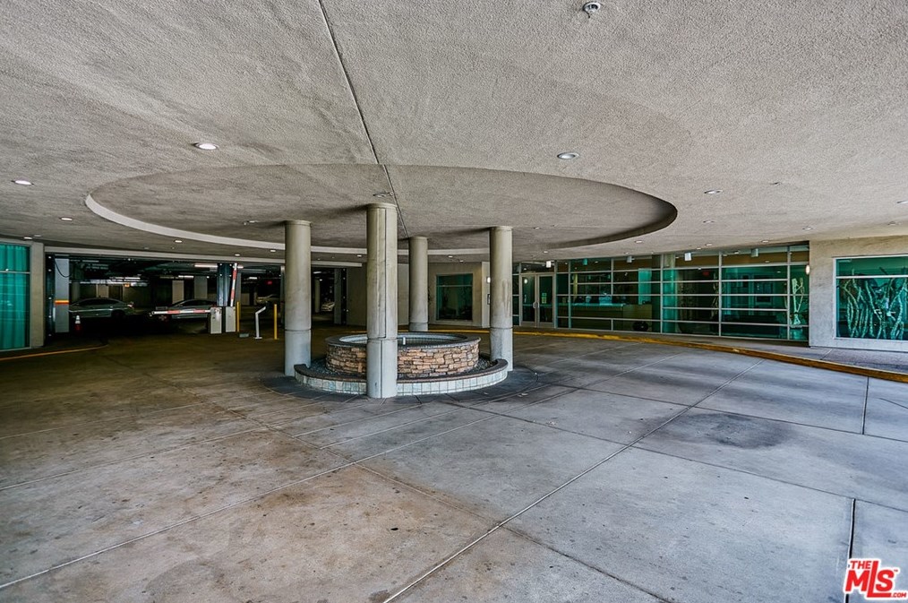 267 San Pedro St, Los Angeles CA  90012-3874 exterior