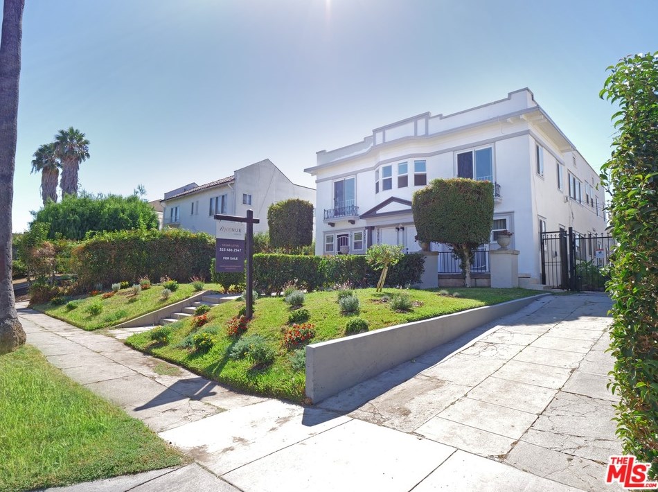 1217 5th Ave, Los Angeles CA  90019-3446 exterior
