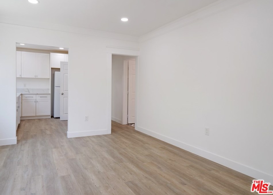 1217 5th Ave, Los Angeles CA  90019-3446 exterior