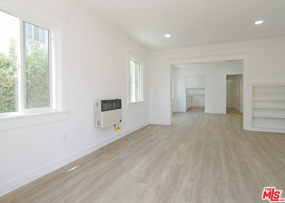 1217 5th Ave, Los Angeles CA  90019-3446 exterior