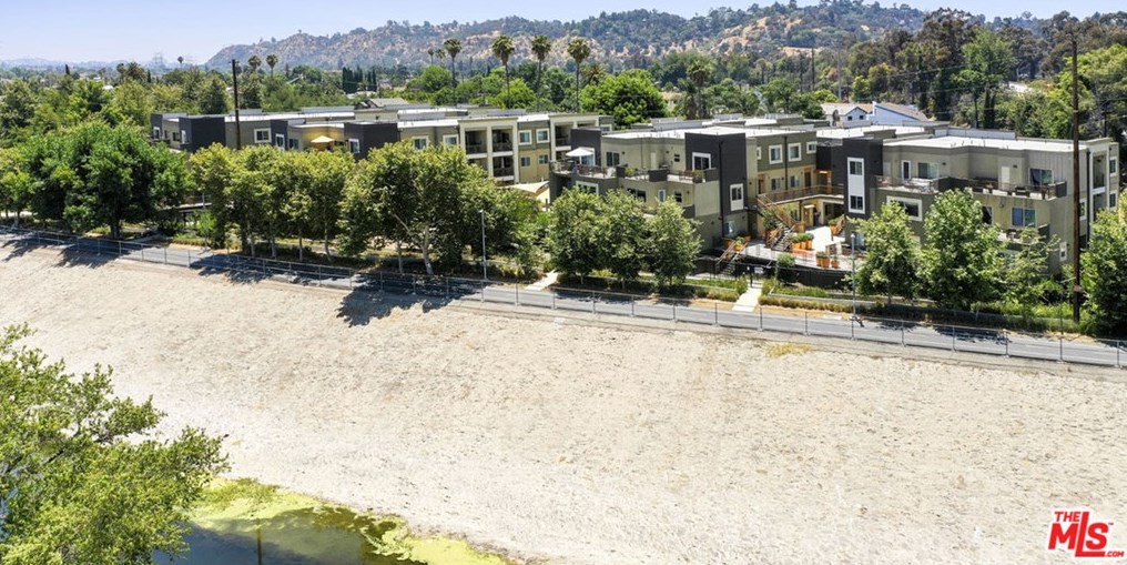 2976 Ripple Pl, Los Angeles CA  90039 exterior