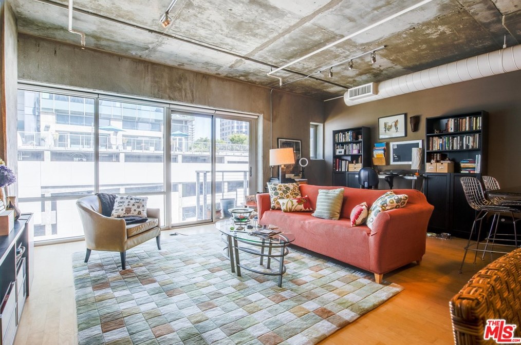 645 9th St, Los Angeles CA  90015-1819 exterior