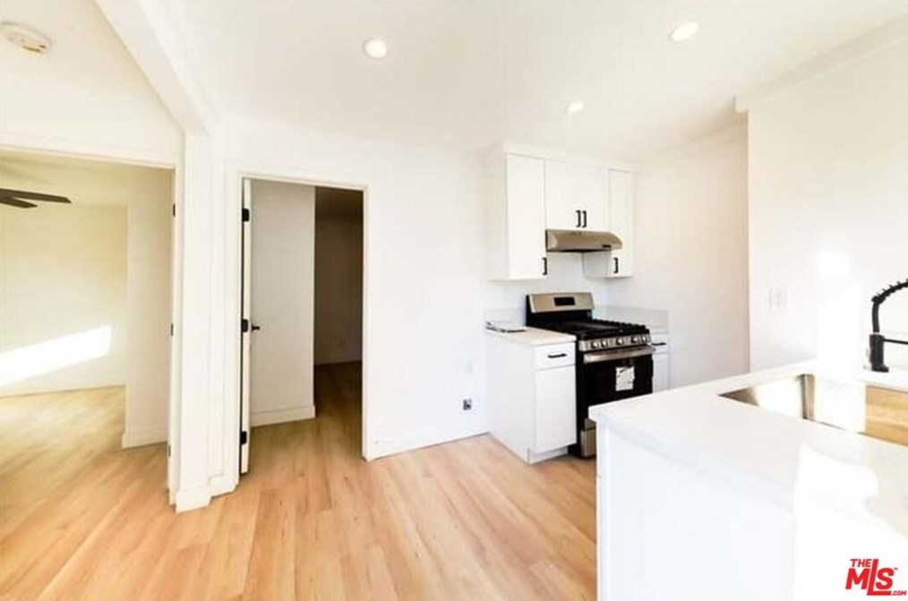 6015 Halldale Ave, Los Angeles CA  90047-1505 exterior