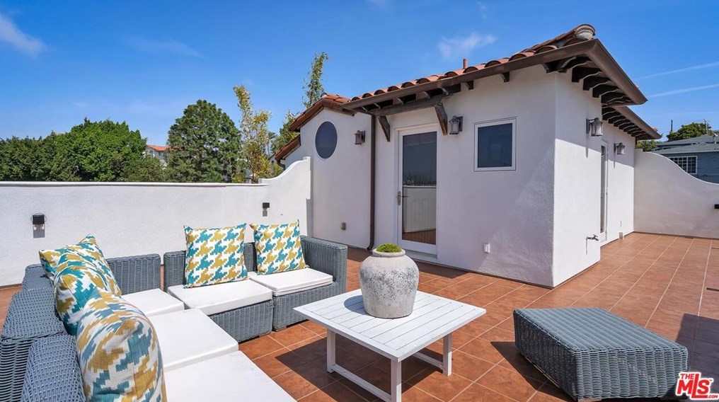 3444 Greenwood Ave, Los Angeles CA  90040-3305 exterior