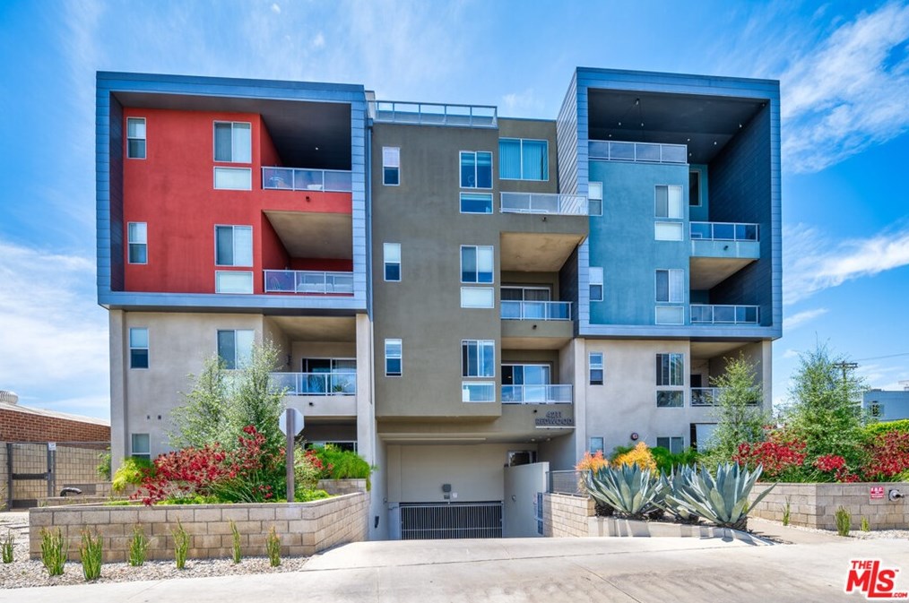 4211 Redwood Ave, Los Angeles CA 90066-5639 exterior