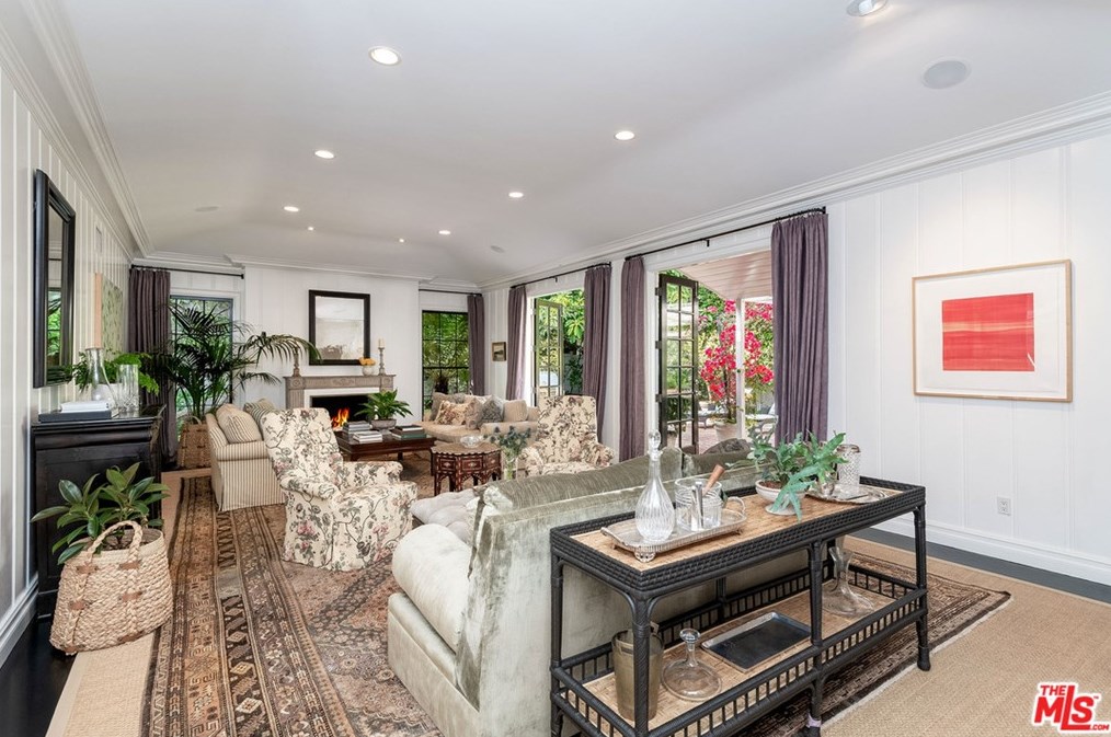 120 Homewood Rd, Los Angeles CA  90049-2708 exterior