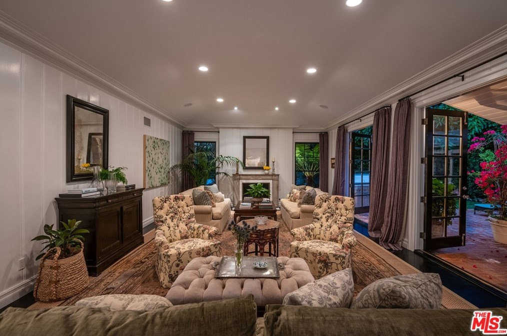 120 Homewood Rd, Los Angeles CA  90049-2708 exterior