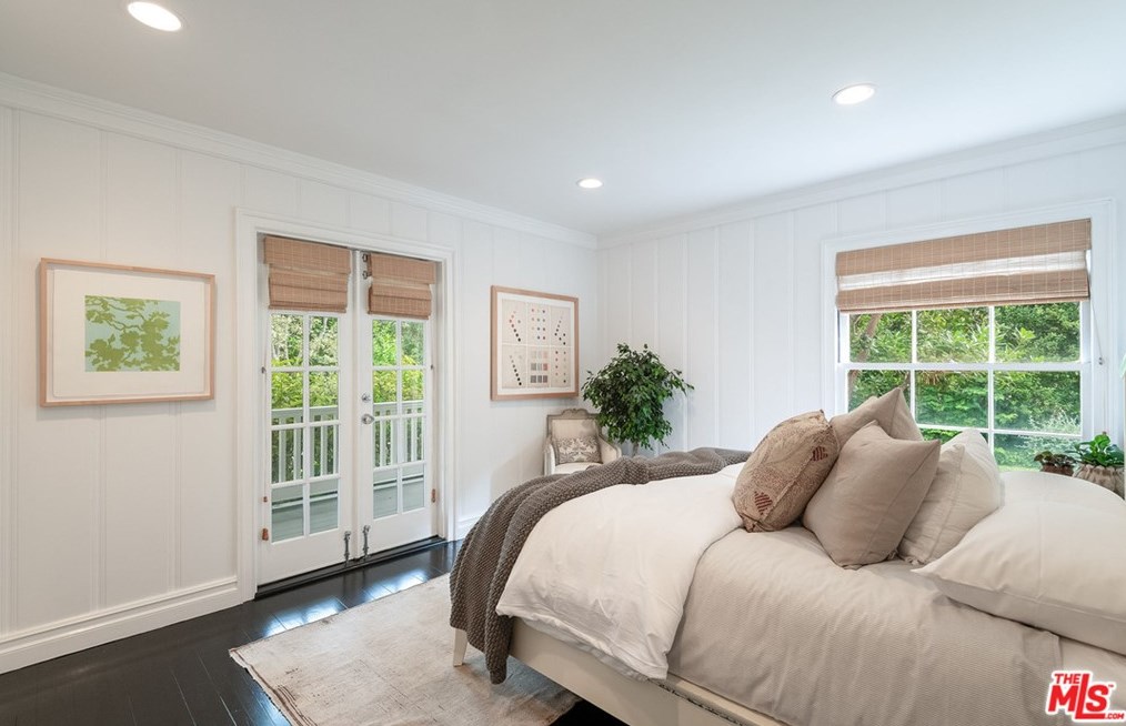 120 Homewood Rd, Los Angeles CA  90049-2708 exterior