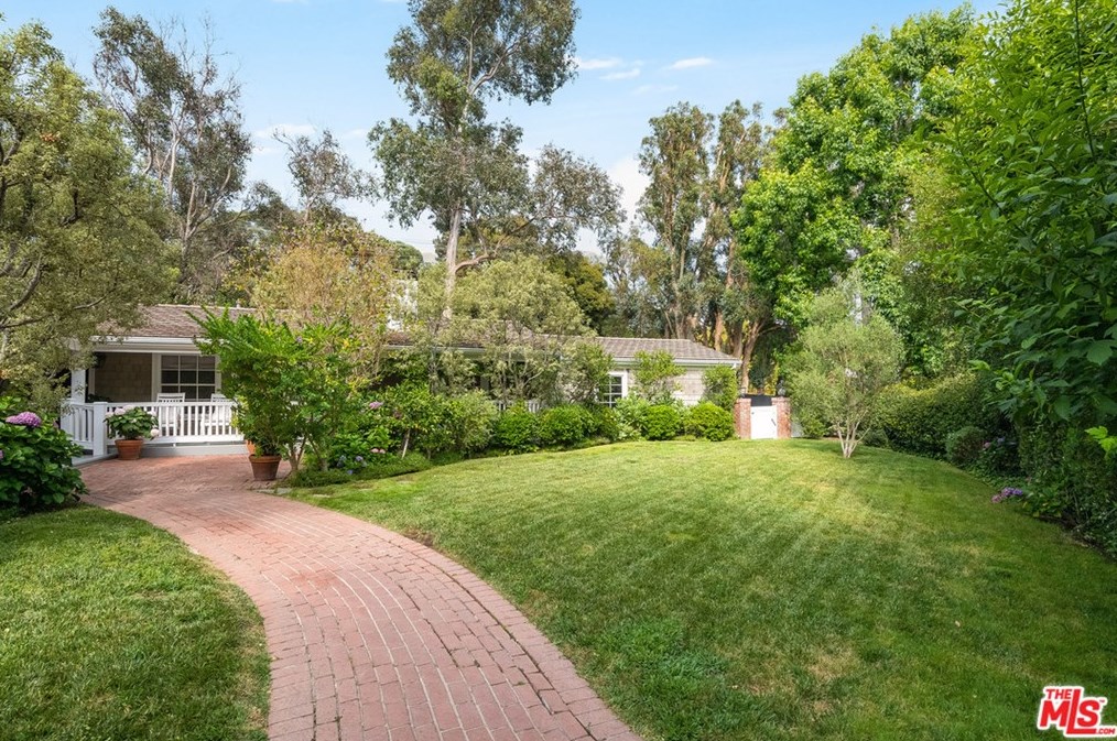 120 Homewood Rd, Los Angeles CA  90049-2708 exterior