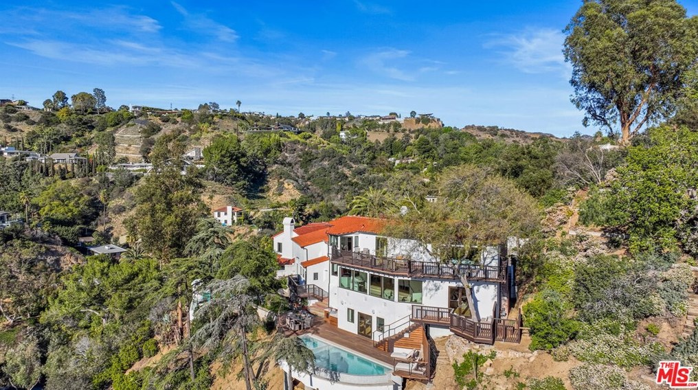 2201 Malaga Rd, Los Angeles CA  90068-2633 exterior