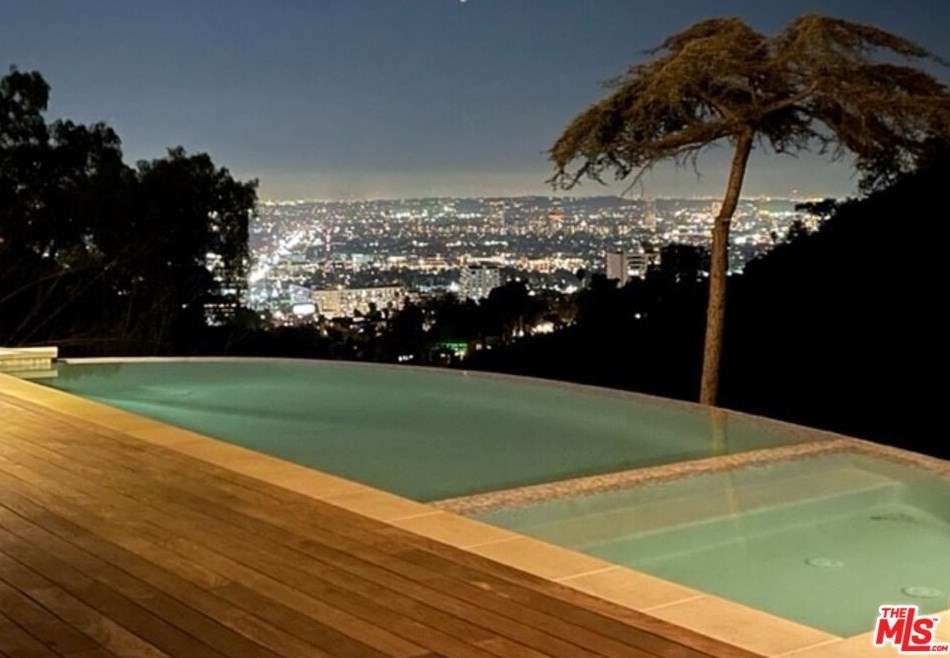 2201 Malaga Rd, Los Angeles CA  90068-2633 exterior